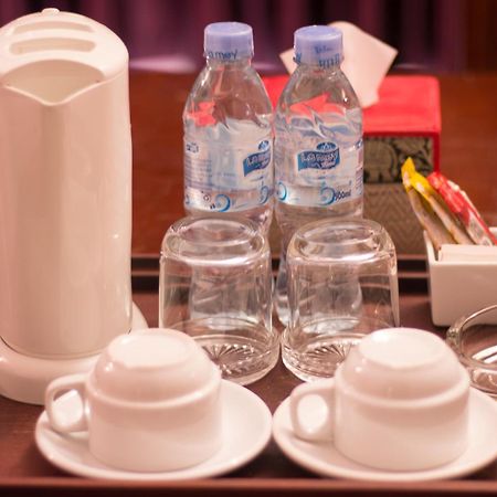 Mekong Angkor Deluxe Hotel Siem Reap Bagian luar foto