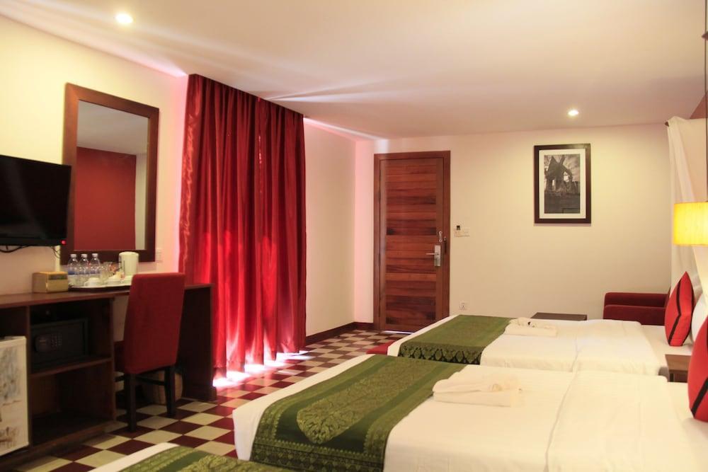 Mekong Angkor Deluxe Hotel Siem Reap Bagian luar foto