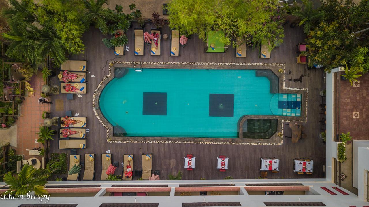 Mekong Angkor Deluxe Hotel Siem Reap Bagian luar foto