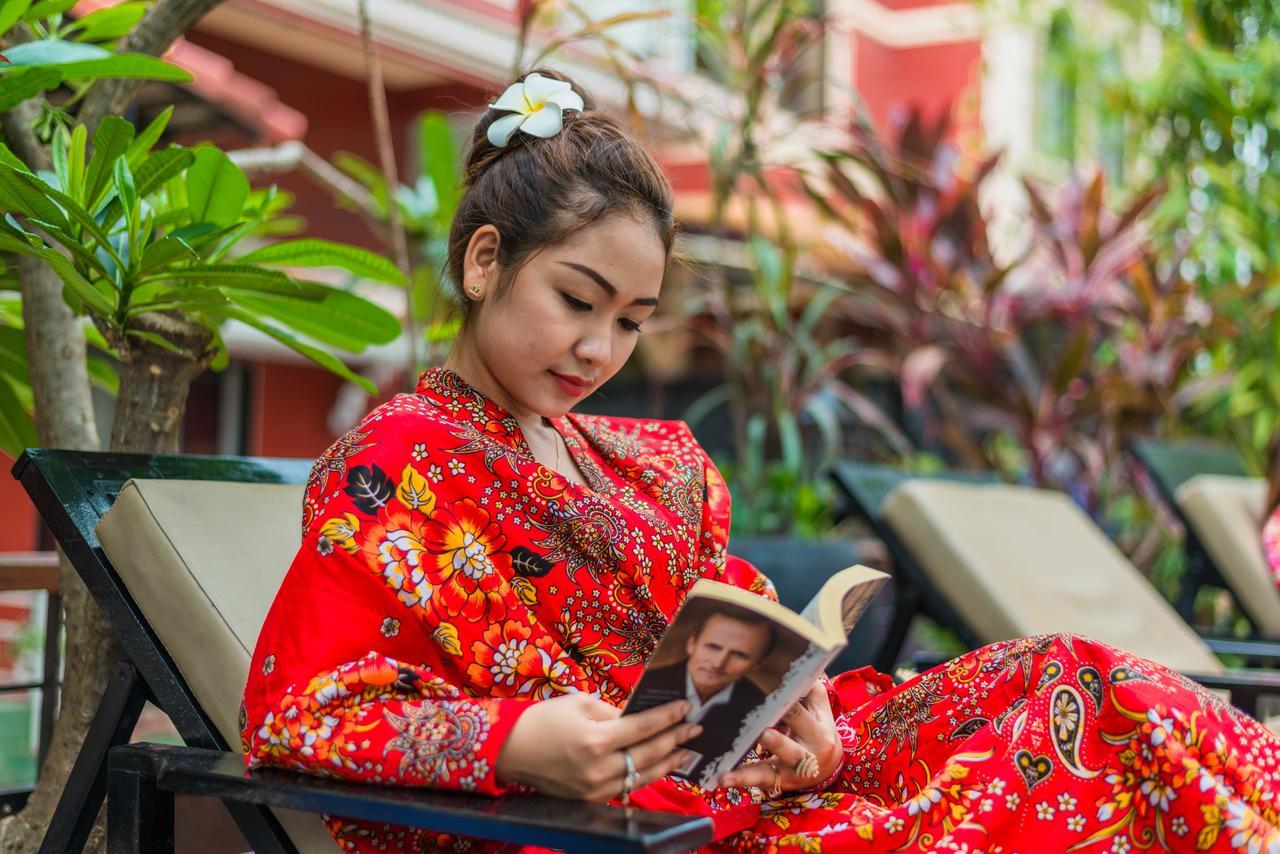 Mekong Angkor Deluxe Hotel Siem Reap Bagian luar foto