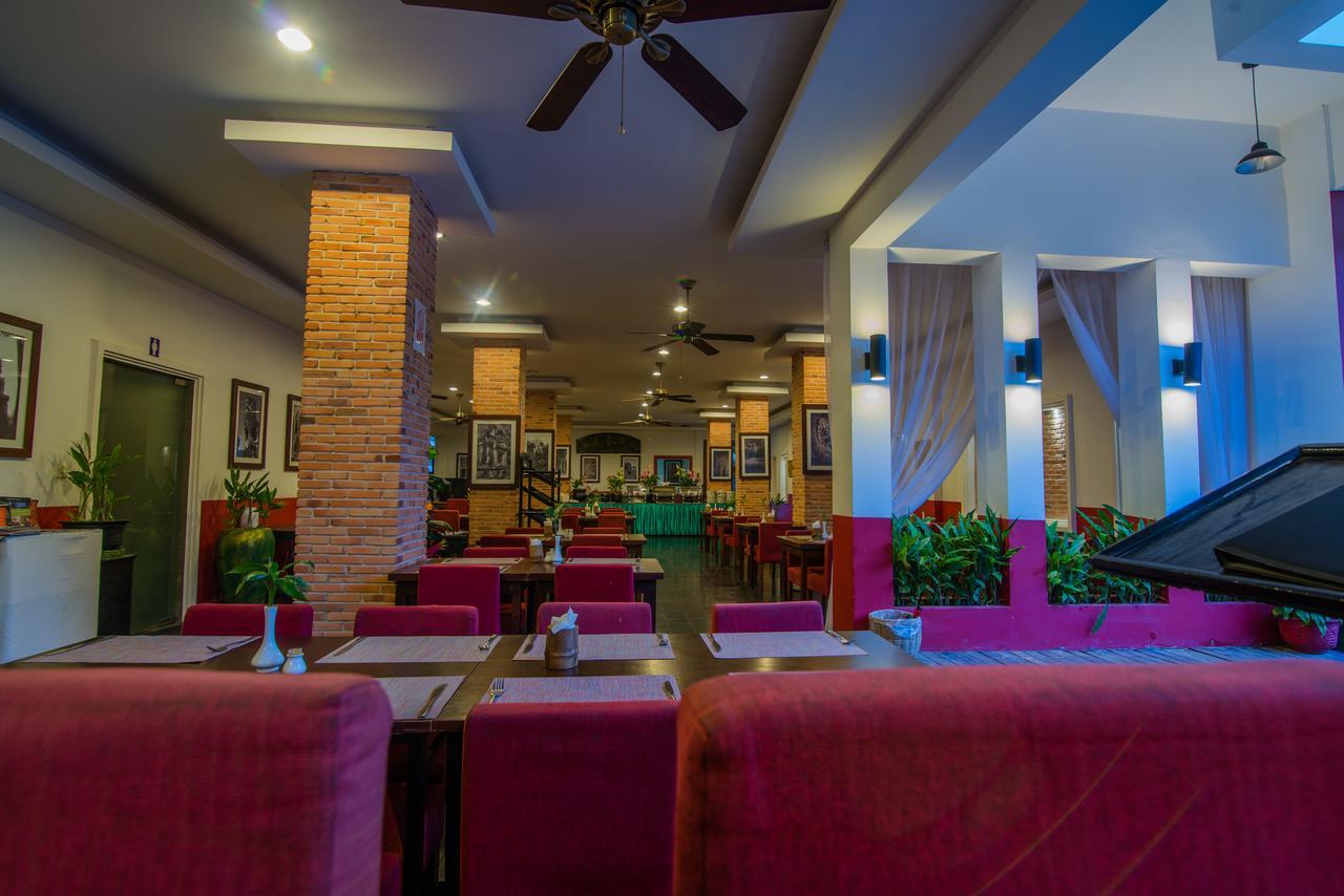 Mekong Angkor Deluxe Hotel Siem Reap Bagian luar foto